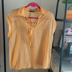 Yellow short sleeve top